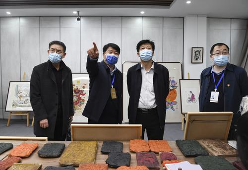 参观木版年画实训室