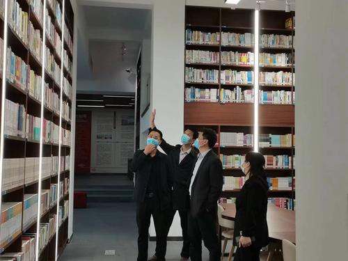 3.讨论图书馆书架结构