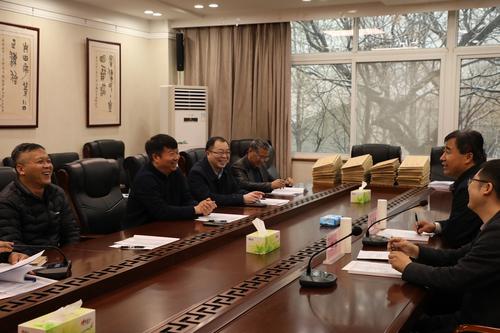 4专题汇报后，检查组与学校领导班子成员现场交流