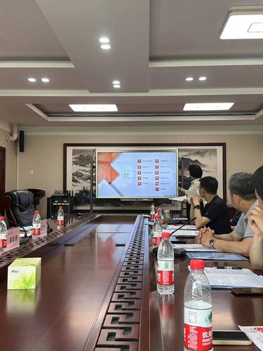 02郑州艺术幼儿师范学校李丽娜老师作《课程思政在非遗实训课程教学中的实践应用研究》开题报告