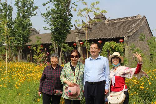 2朱仙镇内，春景无限