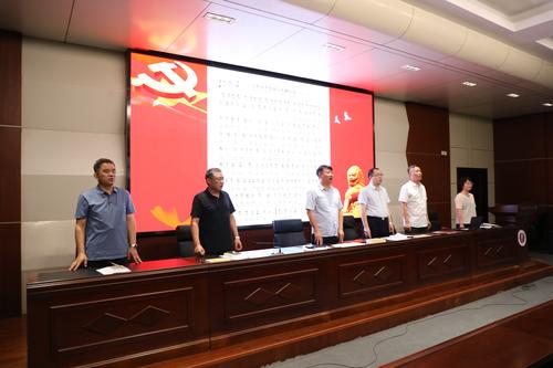 8.1全体党员齐唱革命歌曲《没有共产党就没有新中国》