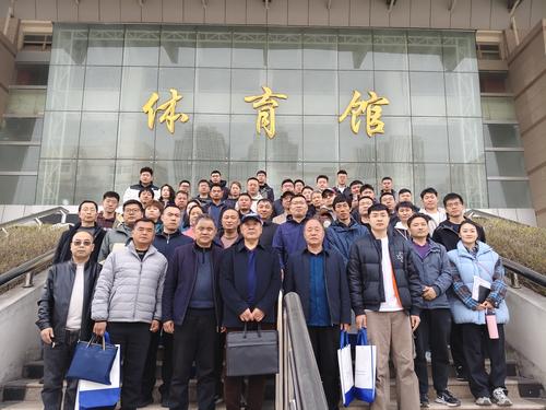 5与会代表合影