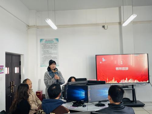 4设计电商部主任贾芳寄语电商专业学生
