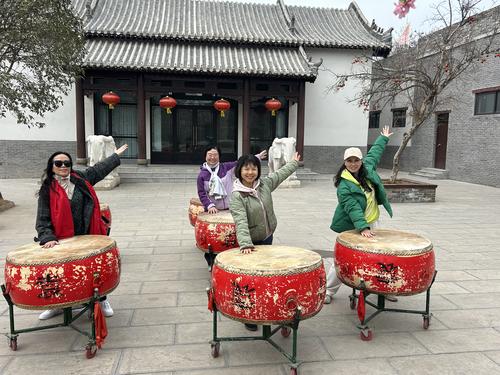 3体验民俗文化