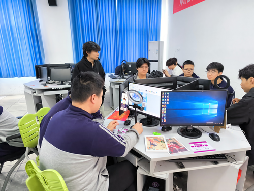 学生主播进行直播3