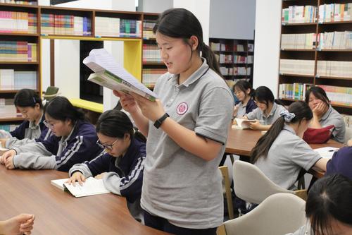2.学生分享阅读