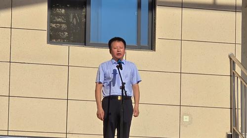 5.学校党委书记周卫红宣布军训正式开始