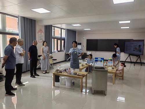 5.学校领导关心关怀备赛团队