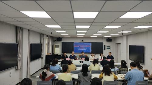 4郑州艺术幼儿师范学校副校长谢涛发表讲话