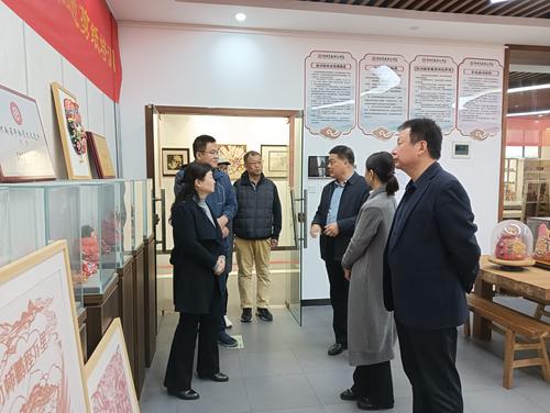 3参观非遗中心 3参观非遗中心