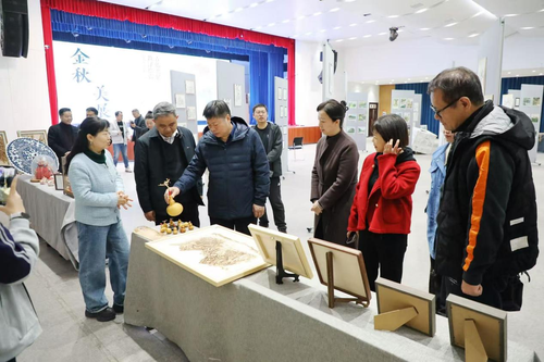 4.花林昌参观航海校区展厅