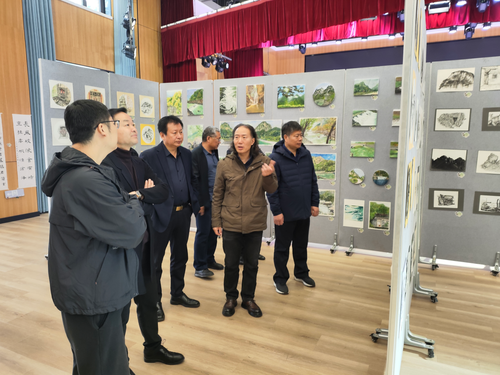 5.花林昌一行参观陇海校区展厅