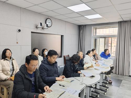 2.副校长谢涛对各学科教研组提出教学要求