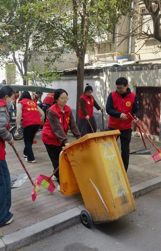 搬运垃圾桶 搬运垃圾桶