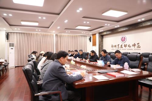 5学校新闻团队认真学习 5学校新闻团队认真学习