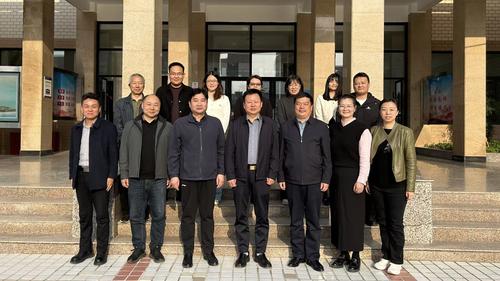 5参会人员合影留念 5参会人员合影留念