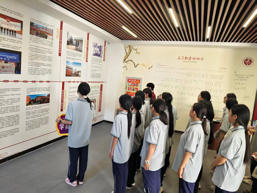 5.2026级新同学深入学习郑州艺术幼儿师范学校校史 5.2026级新同学深入学习郑州艺术幼儿师范学校校史